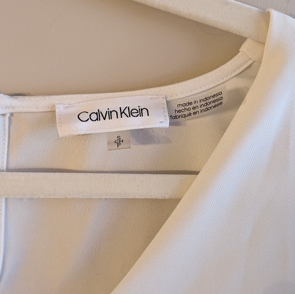 White Midlength flare sleeve Calvin Klein blouse - Picture 4 of 6